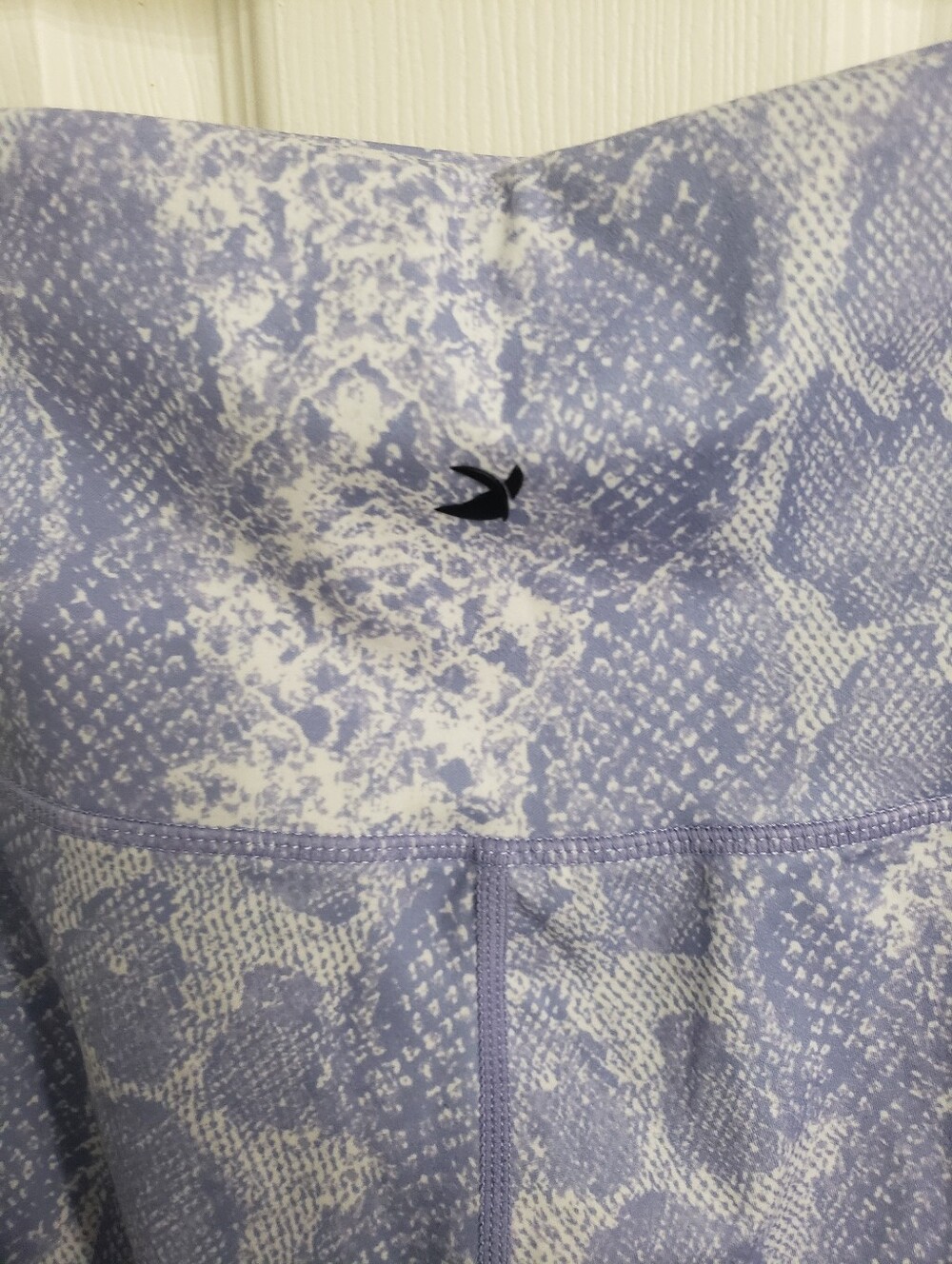 SIZE 1X GLYDER Lilac Snake-Print Leggings - Picture 3 of 4